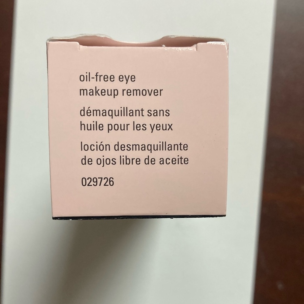 Mary Kay Oil-Free Eye Makeup Remover - Picture 3 of 3